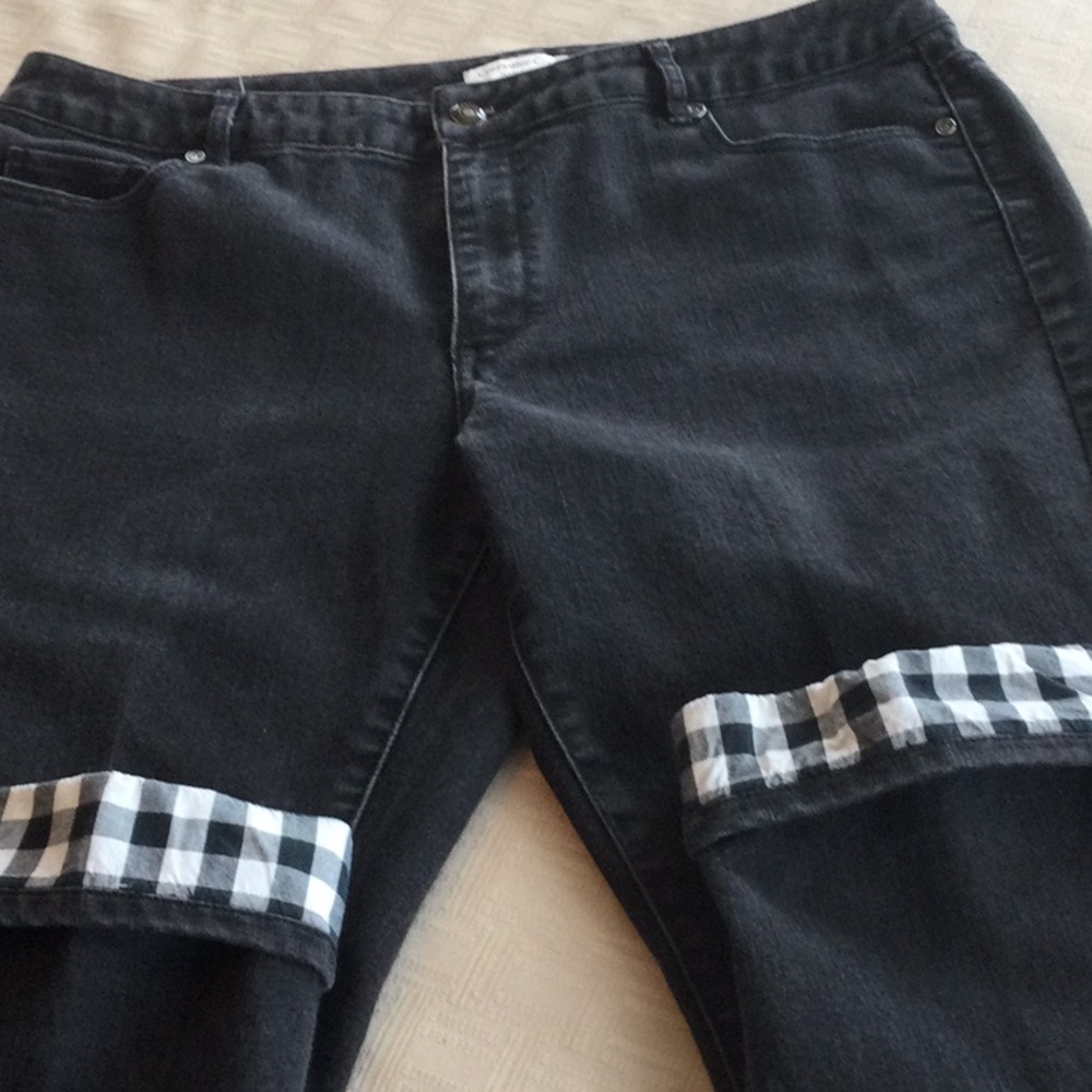 Women’s Black Capris with Checkered Cuffs.